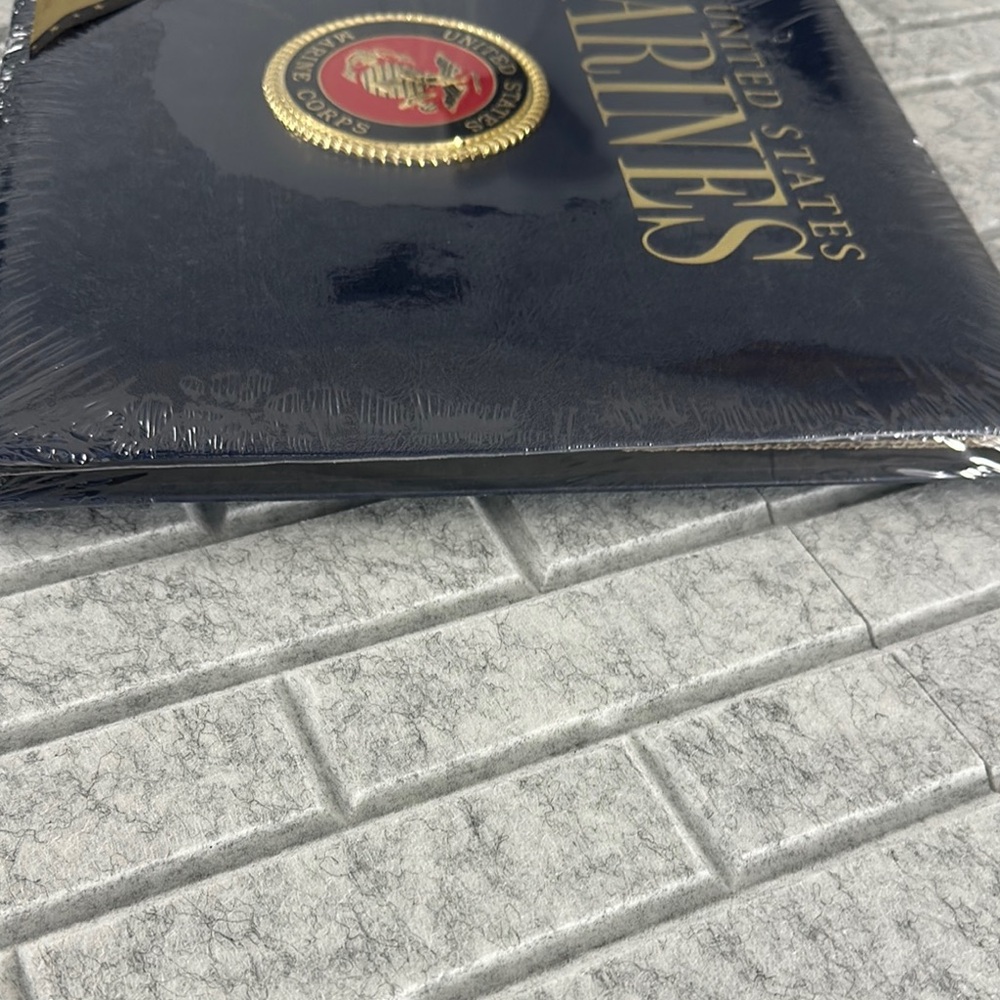 United States Marines die-cast Medallion Blue and Gold Leather Scrapbook - Picture 4 of 4
